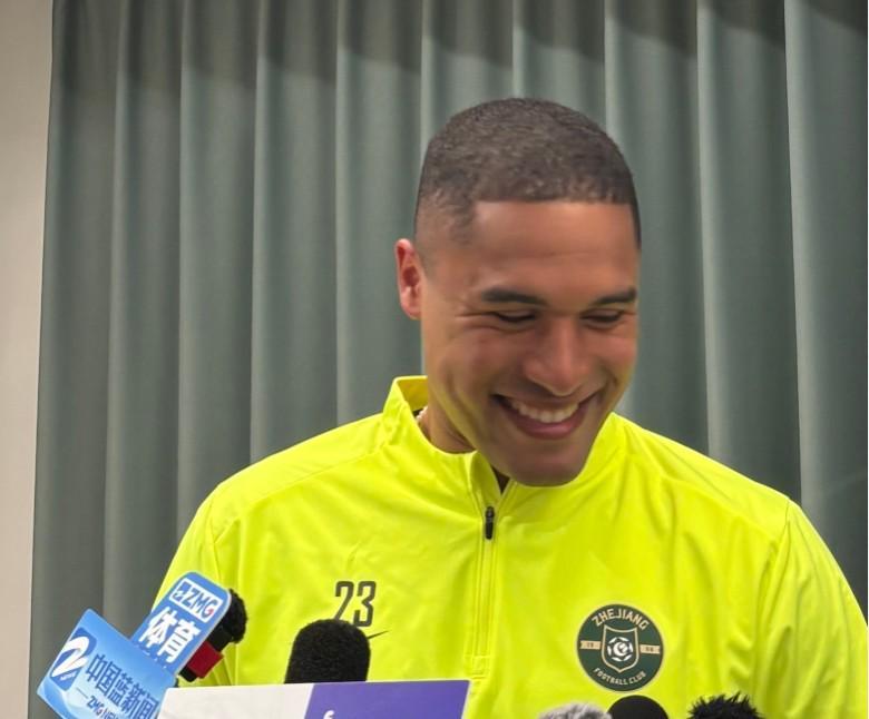 开云体育官网-个人赛季目标?瓜里拉帕:想打进20球,对自己和队友都有信心