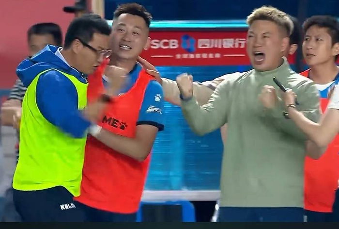 开云体育下载-川超总决赛第五轮：自贡绵阳握手言和，宜宾取得首胜|乐山|凉山|成都|南充|德阳_新浪新闻